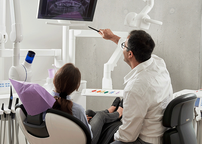 selezionare i migliori chiurghi oltre che i migliori impianti dentali